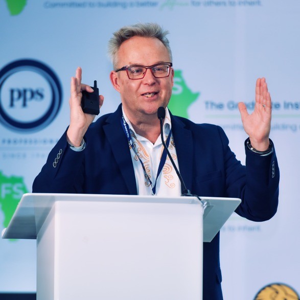 Dr Nik Eberl